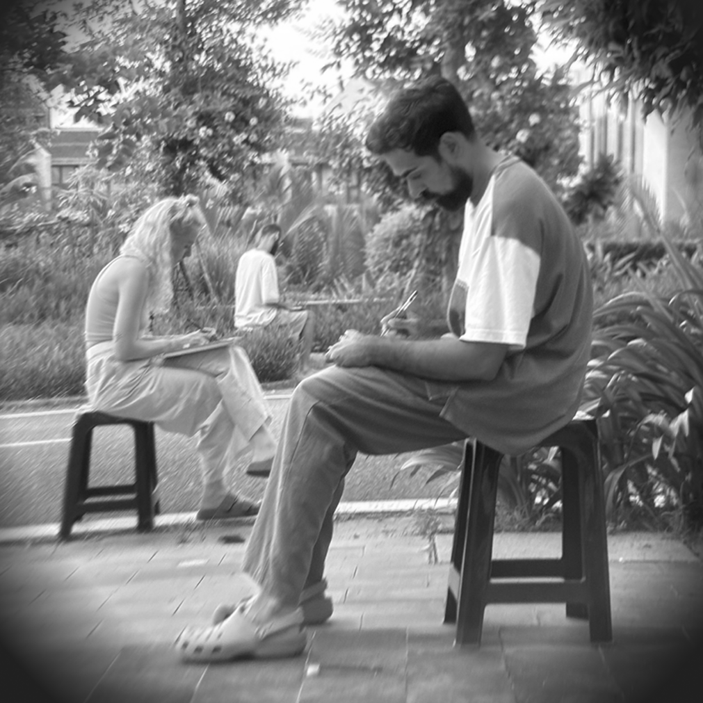 Sketching Cult outdoor drawing session